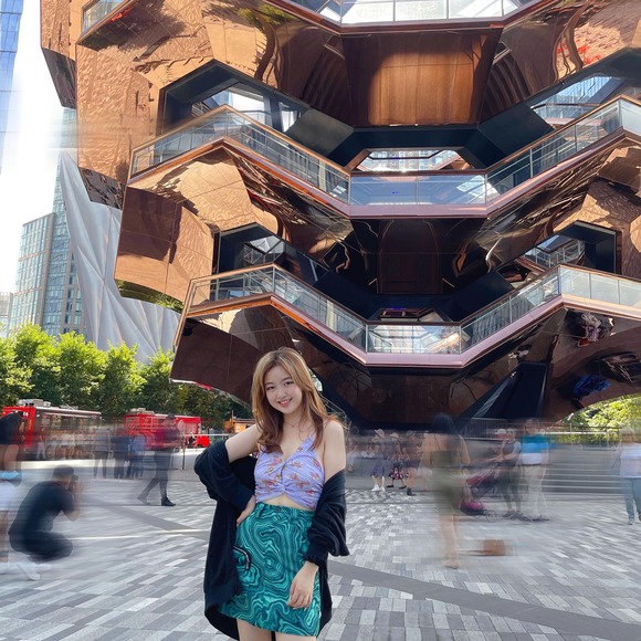 Meet your Posher, Yuting - Picture 1 of 1